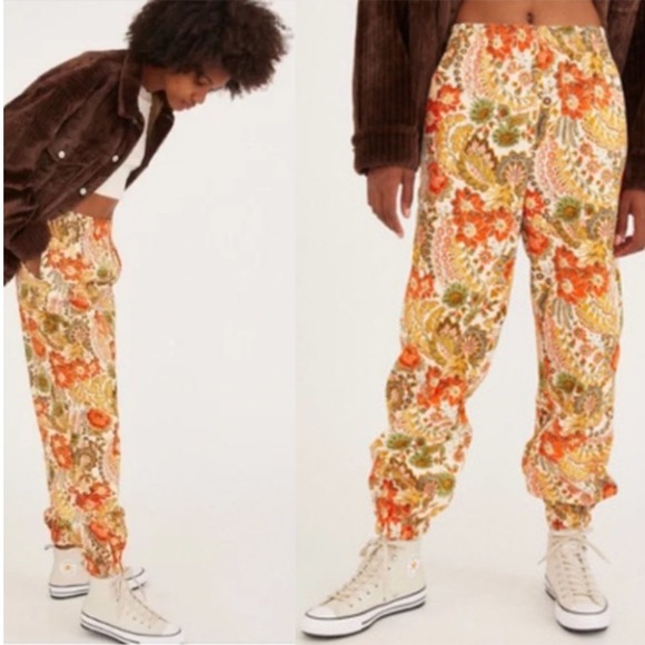 Urban Outfitters Penelope Paisley Corduroy High Rise Baggy Joggers Size Small - Picture 1 of 16